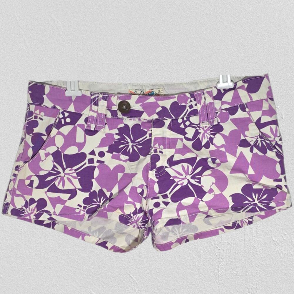Vintage Y2K Maui Girl Purple Floral Print Summer Shorts Size 30